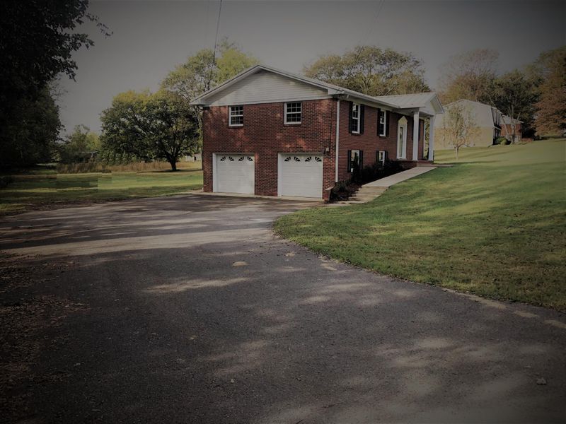 135 Wayne St, Gallatin, TN 37066
