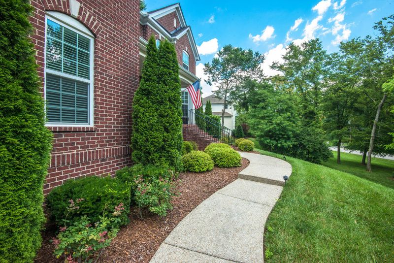 5551 Hillview Dr, Brentwood, TN 37027