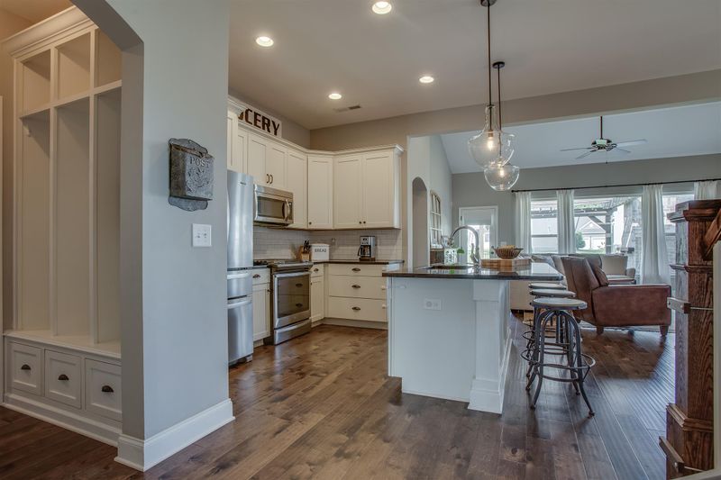 2523 Tapestry St, Thompsons Station, TN 37179