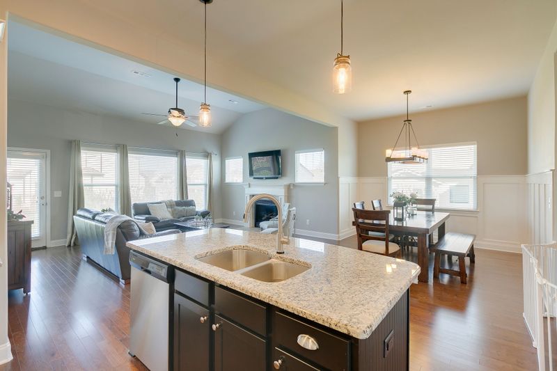 2029 Devonwood Ln, Thompsons Station, TN 37179