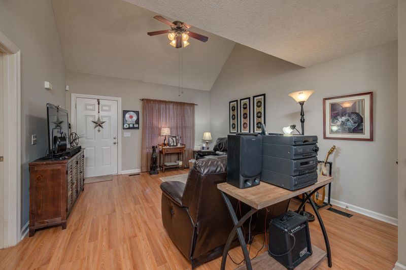 1733 North Cv, Murfreesboro, TN 37129