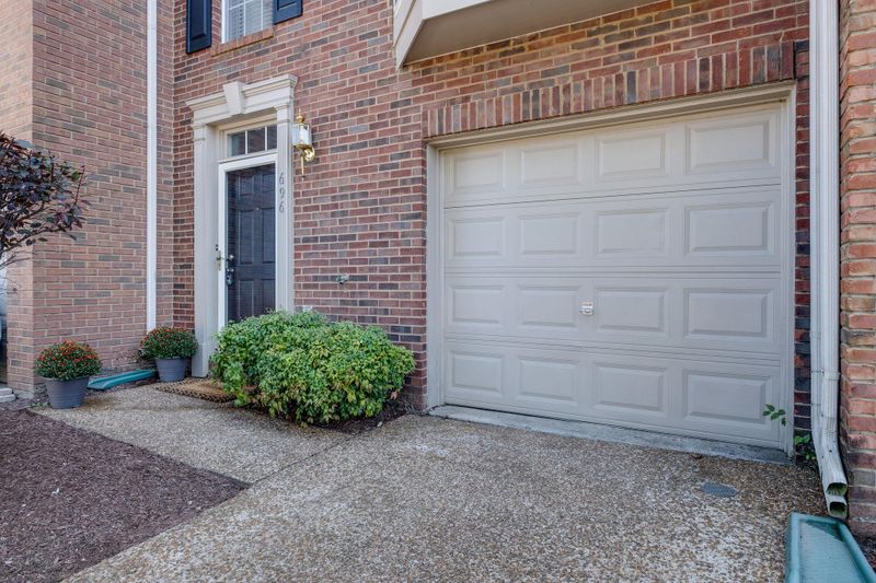 696 Huffine Manor Cir #696, Franklin, TN 37067