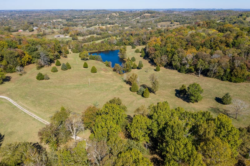 1350 Redbud Ln, Columbia, TN 38401