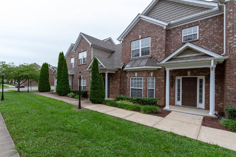 336 Rowlette Cir, Murfreesboro, TN 37127