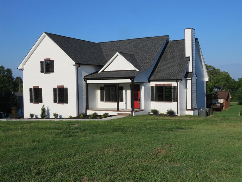 105 Lakeview, Hendersonville, TN 37075
