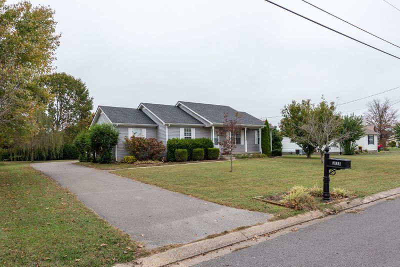 3135 Meadowhill Dr, Murfreesboro, TN 37130