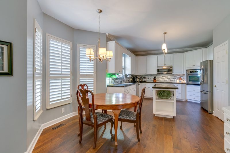 737 Glen Oaks Dr, Franklin, TN 37067