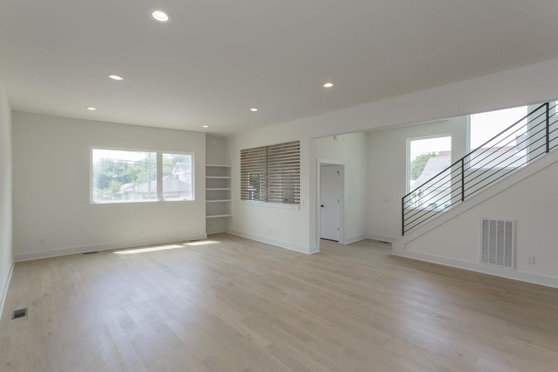 2004A 9th Ave N, Nashville, TN 37208