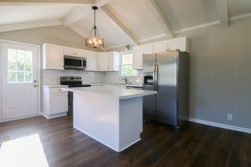 3085 Southwark Dr, Springfield, TN 37172