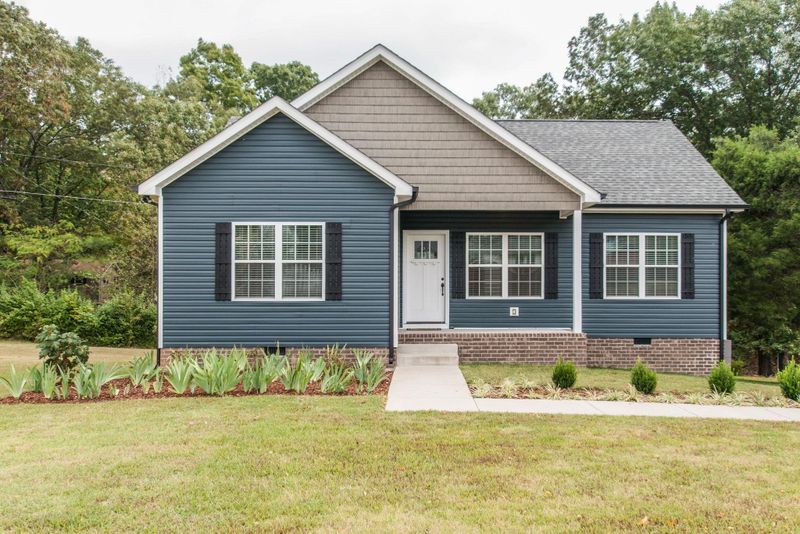 100 Dogwood Ln, Dickson, TN 37055