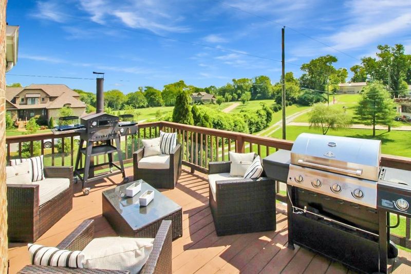 3227 Lakeshore Dr, Old Hickory, TN 37138