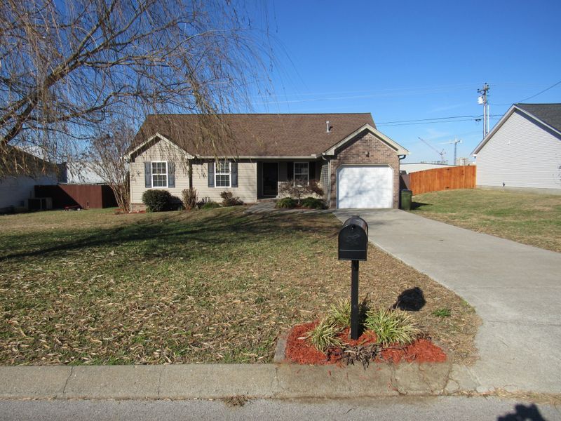 121 Sara Cir, Lebanon, TN 37090