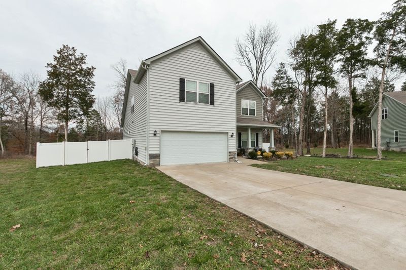 822 Silverhill Dr, Murfreesboro, TN 37129