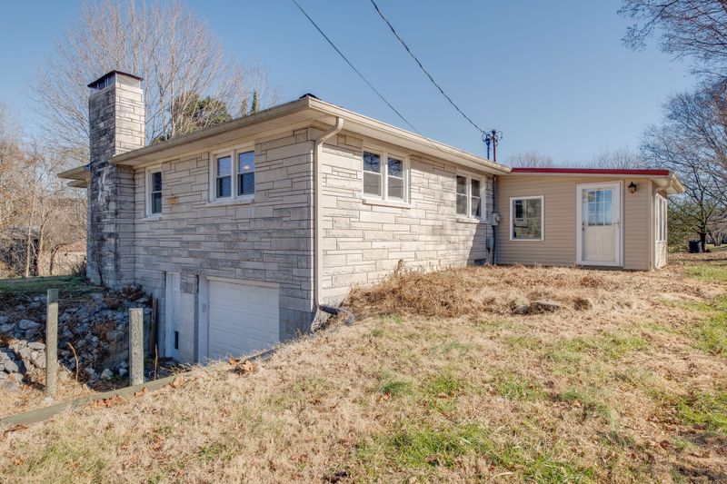 112 Buck Perry Rd, Bethpage, TN 37022