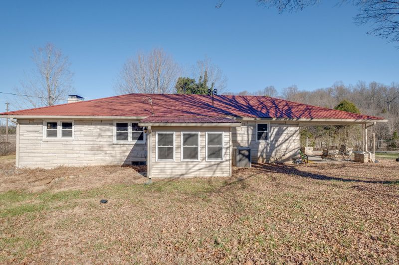 112 Buck Perry Rd, Bethpage, TN 37022