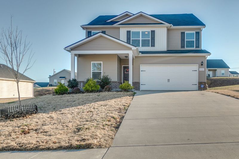 2222 Bee Hive Dr, Columbia, TN 38401