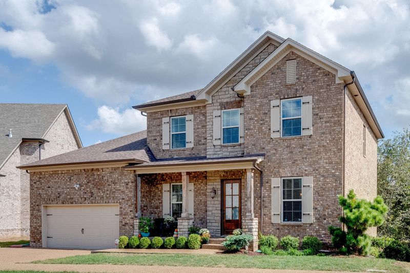 584 Summit Oaks Ct, Nashville, TN 37221