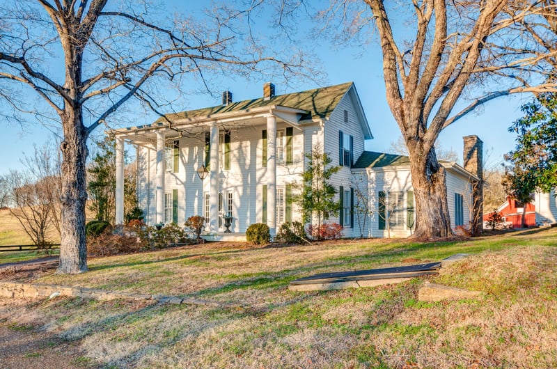 2310 Santa Fe Pike, Columbia, TN 38401