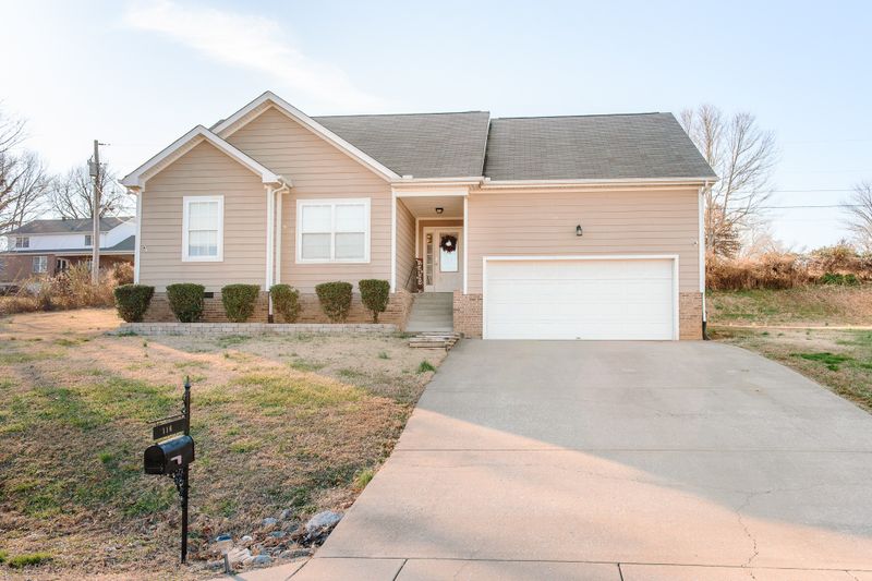 116 Saddle Creek Cir, Dickson, TN 37055