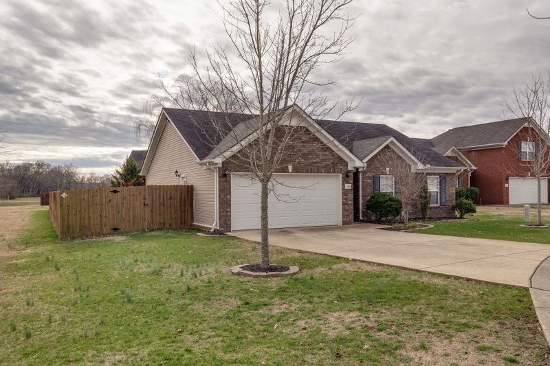 7004 Big Eagle Trl, Spring Hill, TN 37174