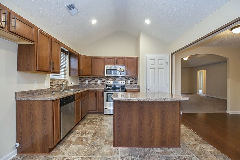 6220 Suzy Dr, Antioch, TN 37013