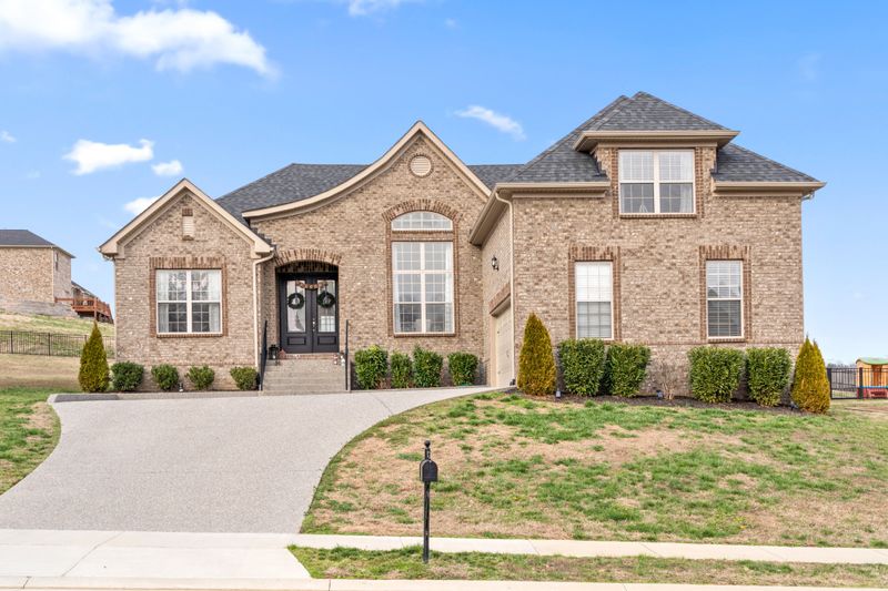 110 Burntash Ln, Hendersonville, TN 37075