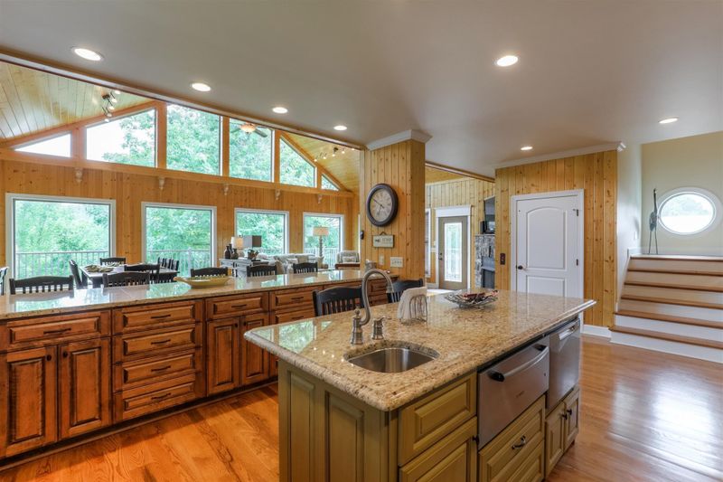 1461 Chapmansboro Rd, Chapmansboro, TN 37035