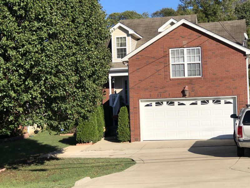 111 Larkin Springs Rd, Madison, TN 37115