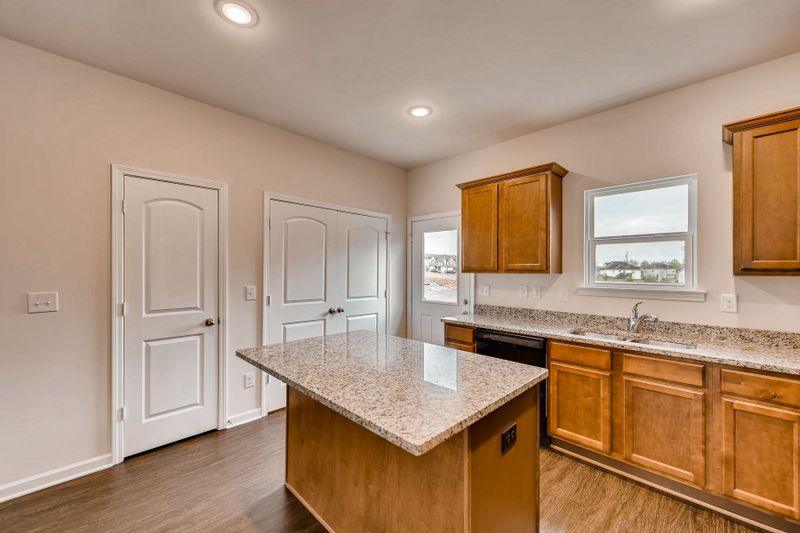 104 Ofner Dr, La Vergne, TN 37086