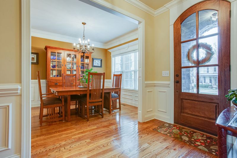 8037 Fenwick Ln, Spring Hill, TN 37174
