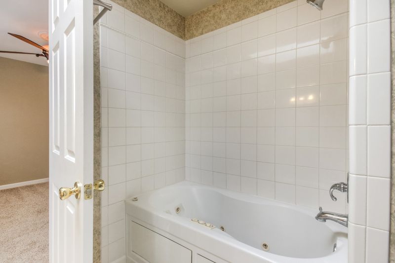 310 Hillside Ct, Murfreesboro, TN 37130