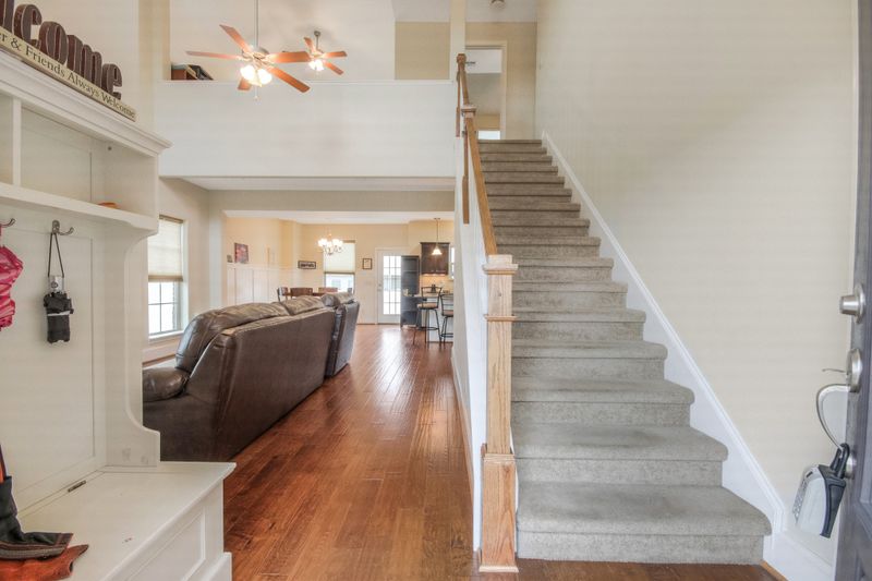 5446 Cloister Dr, Murfreesboro, TN 37128