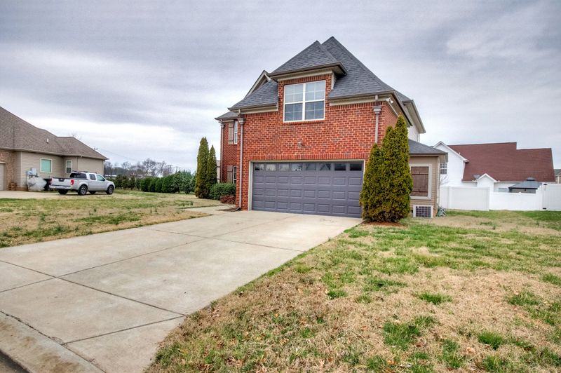 5446 Cloister Dr, Murfreesboro, TN 37128