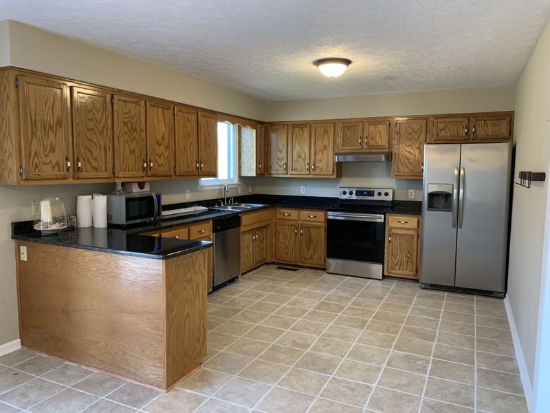 526 Moore Rd, Lebanon, TN 37087