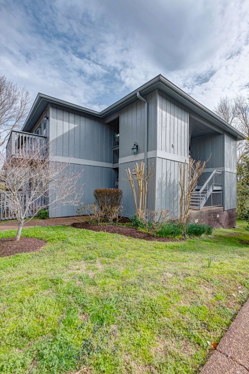21 Vaughns Gap Rd Apt 19 #19, Nashville, TN 37205