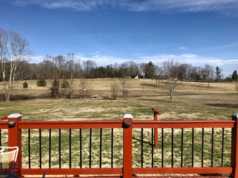 960 Eli Rd, Bon Aqua, TN 37025