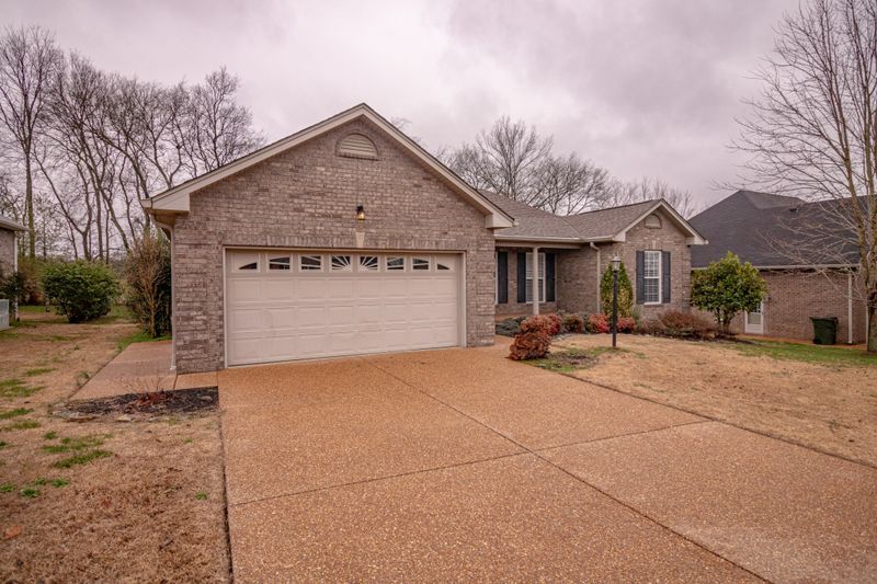 652 Lilycrest Dr, Gallatin, TN 37066