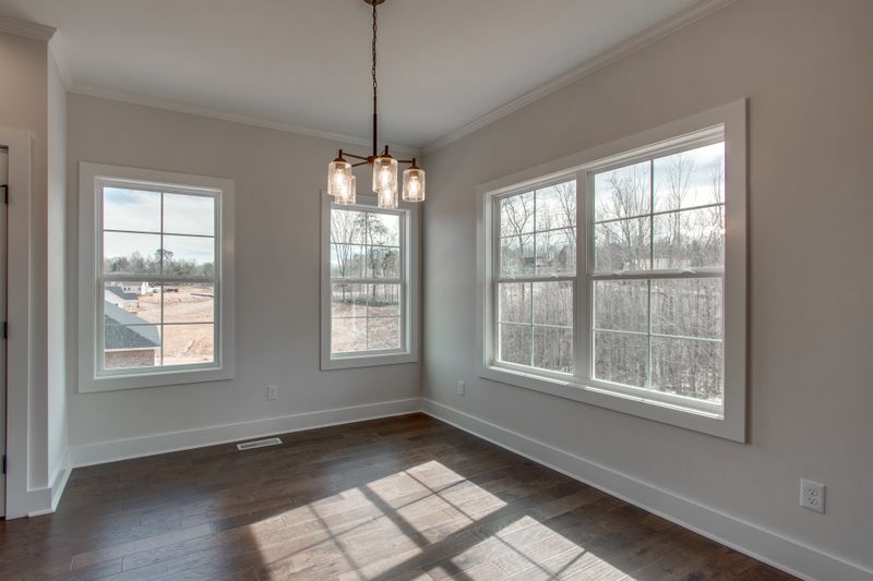 33 Hemlock Cir, Burns, TN 37029