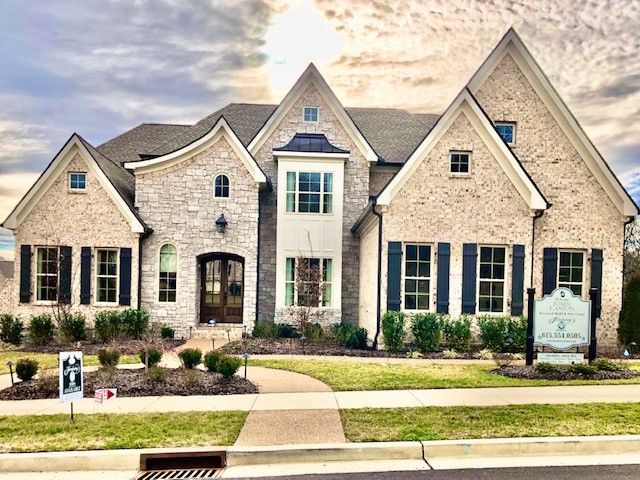 2323 Harts Landmark Dr, Franklin, TN 37069