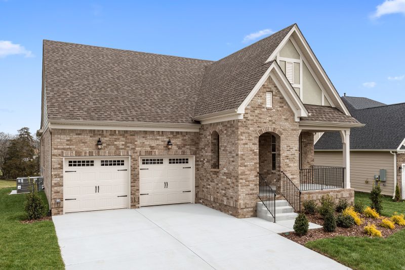 1084 River Oaks Blvd, Lebanon, TN 37090