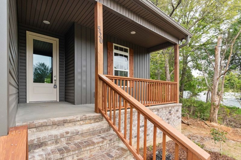 520 Aubrey Ln, Burns, TN 37029