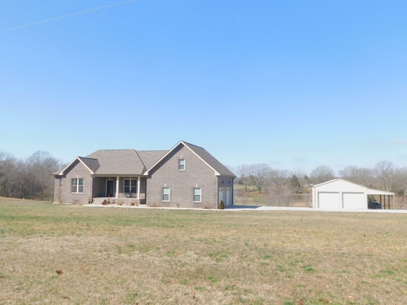135 Butt Rd, Portland, TN 37148