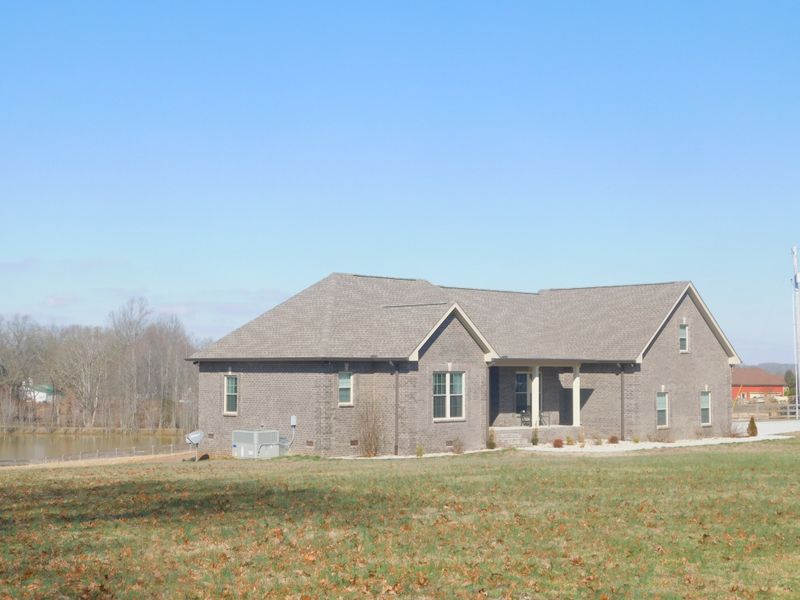 135 Butt Rd, Portland, TN 37148