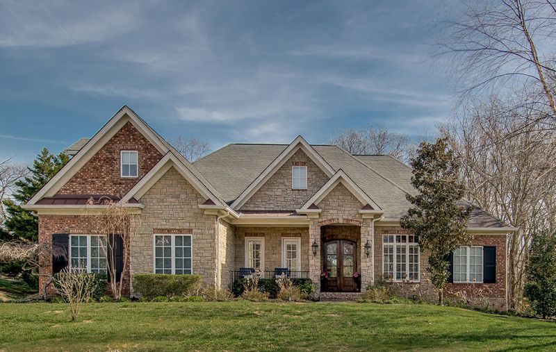 1173 Meadow Bridge Ln, Arrington, TN 37014