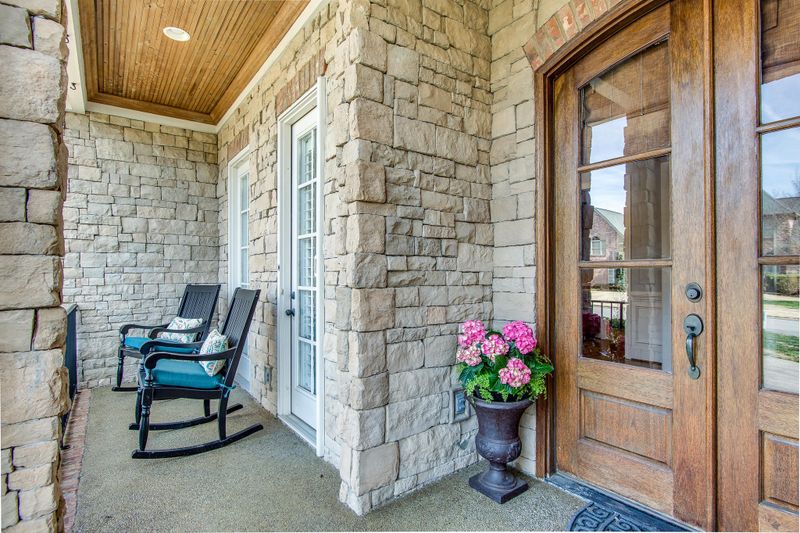 1173 Meadow Bridge Ln, Arrington, TN 37014