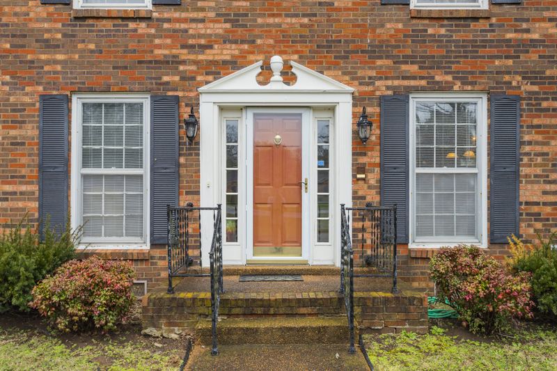 5402 Williamsburg Rd, Brentwood, TN 37027