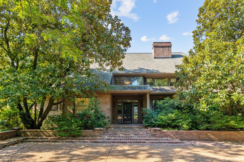 4411 Tyne Blvd, Nashville, TN 37215
