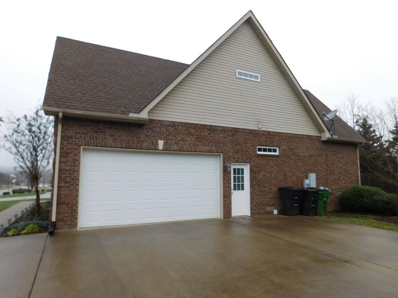 4842 Conquer Dr, Murfreesboro, TN 37128