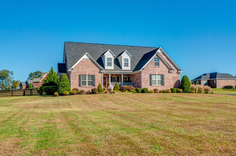 1413 Polo Fields Ln, Columbia, TN 38401