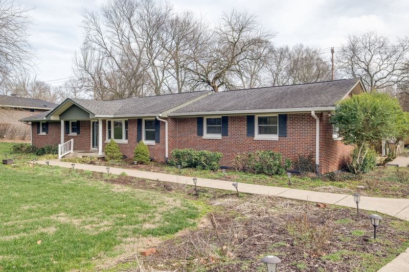 5250 Anchorage Dr, Nashville, TN 37220